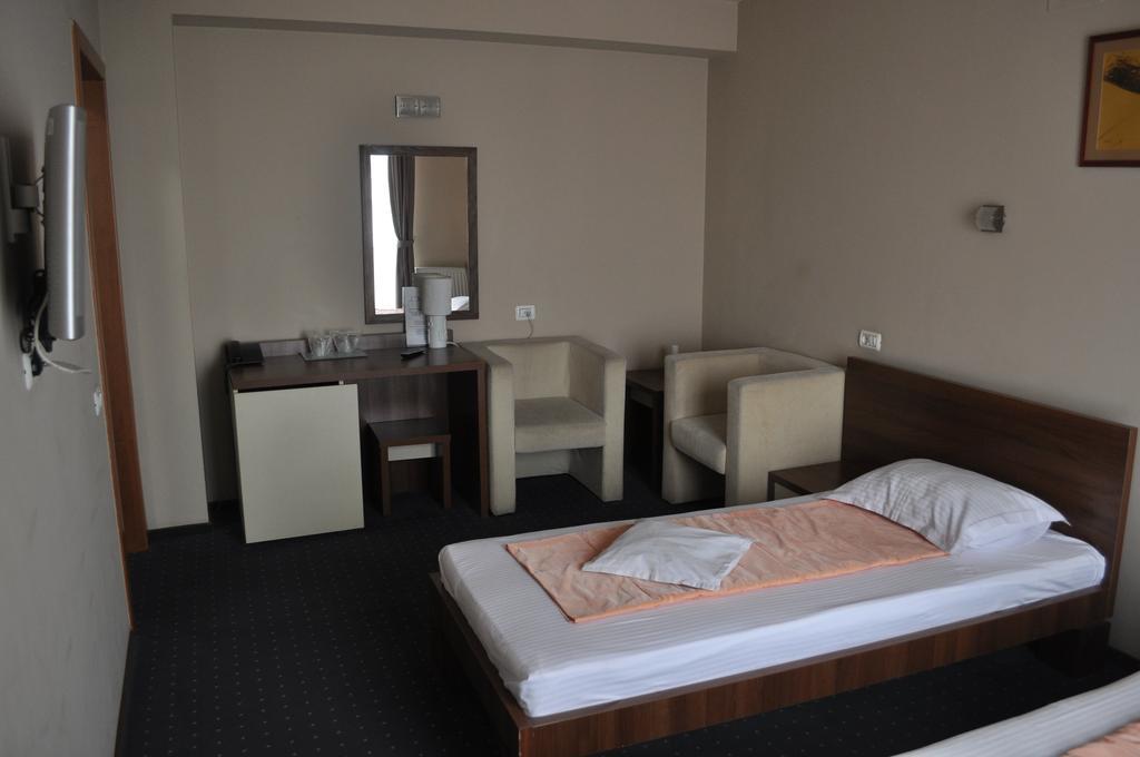 Euro House Hotel Baia Mare Room photo