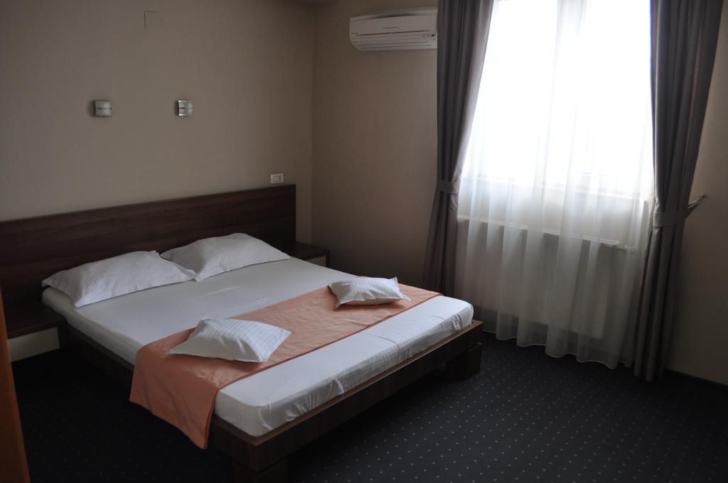 Euro House Hotel Baia Mare Room photo