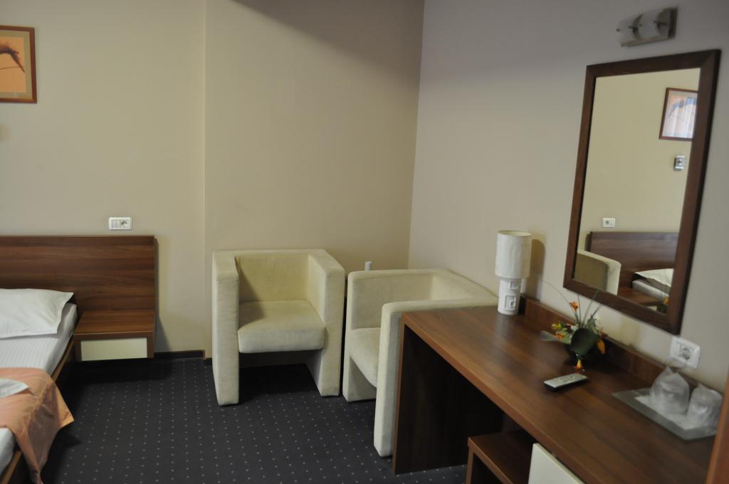 Euro House Hotel Baia Mare Room photo