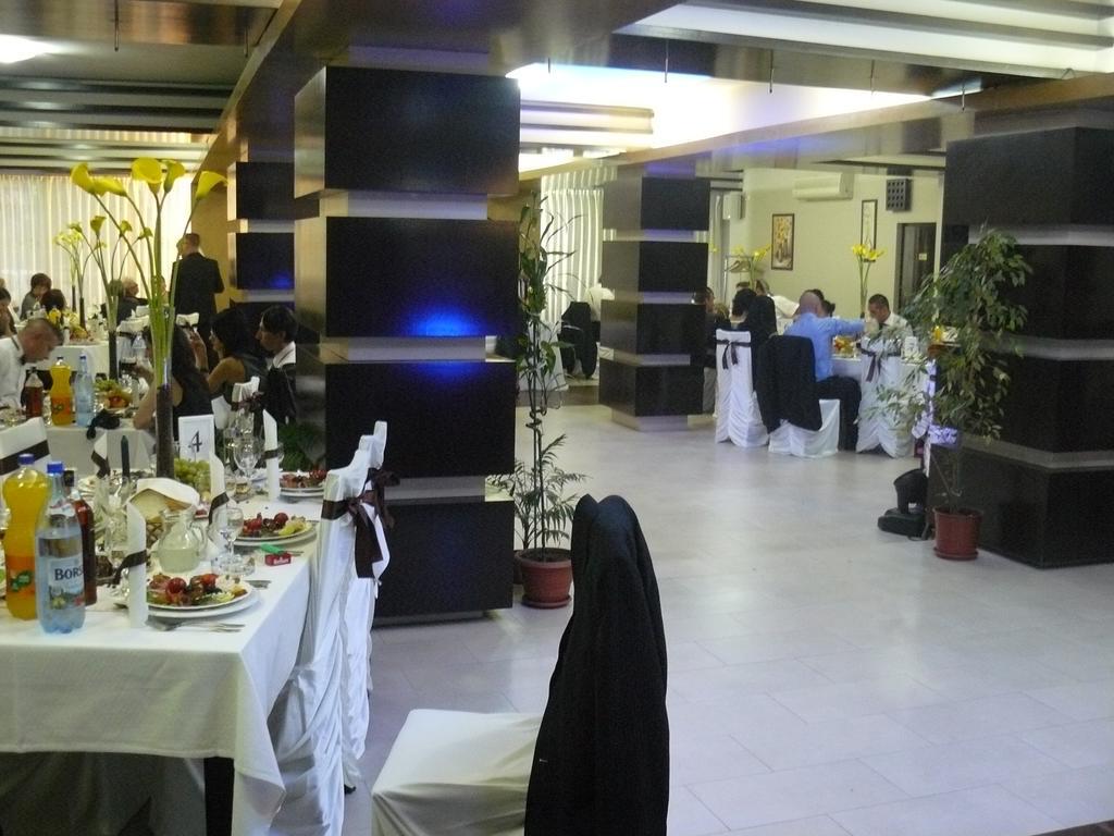 Euro House Hotel Baia Mare Exterior photo