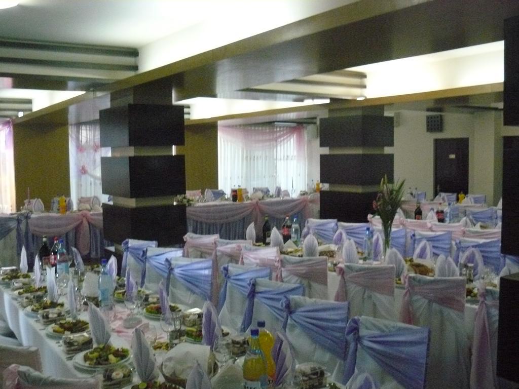 Euro House Hotel Baia Mare Exterior photo