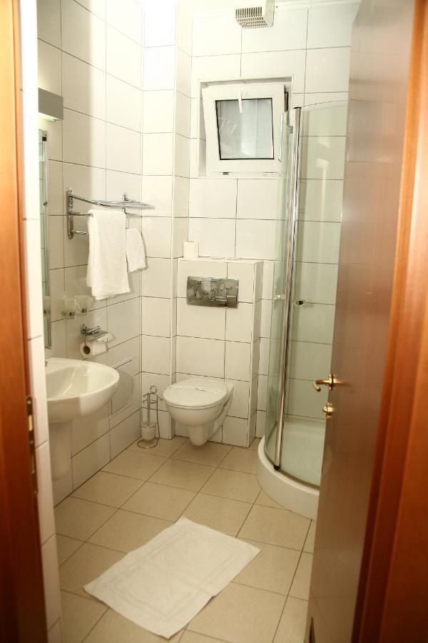 Euro House Hotel Baia Mare Exterior photo